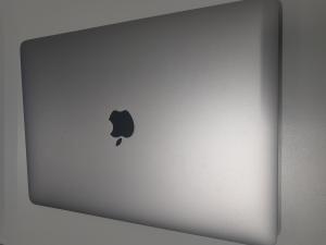 CS1755/2025 GRAY APPLE MACBOOK